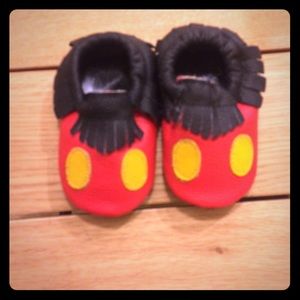 NEW! Monkey Feet Moccs 12-18m
